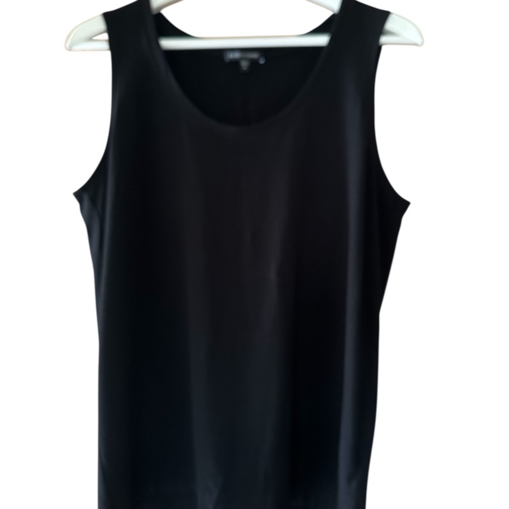 Eileen Fisher Black
Sleeveless Tank Top
Basic Piece
Size M
